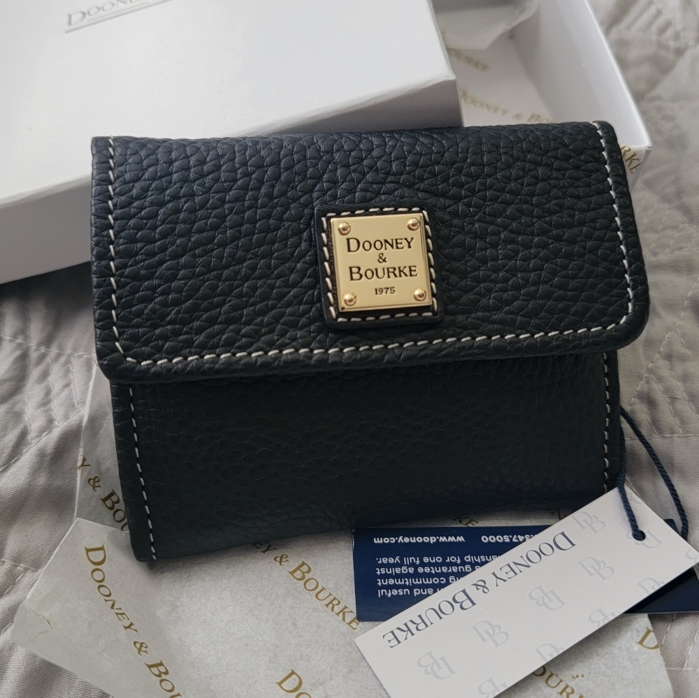 Dooney & Bourke NWT Black Pebble Grain Leather Wallet